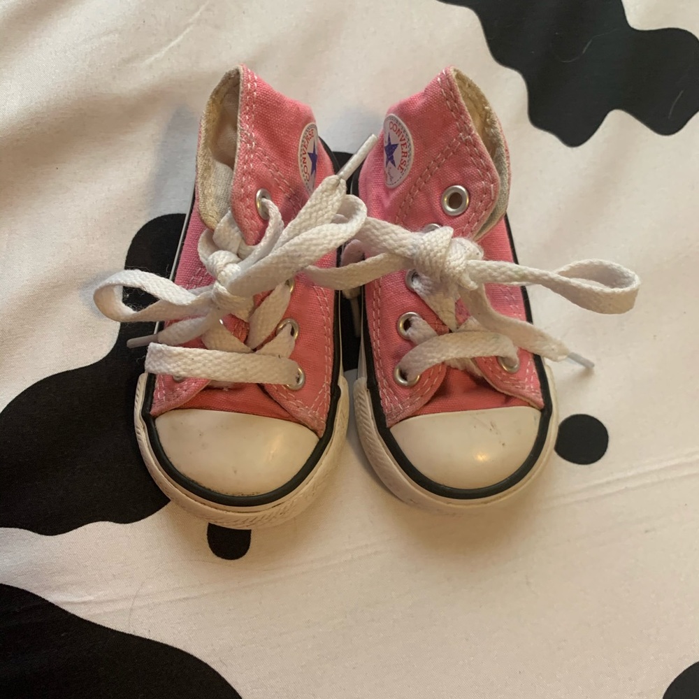 Pink converse